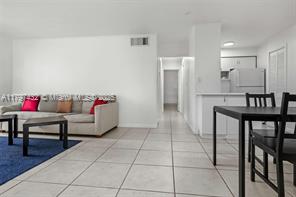 MLS Photo 8