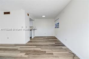 MLS Photo 3