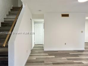 MLS Photo 8