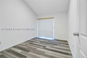 MLS Photo 14